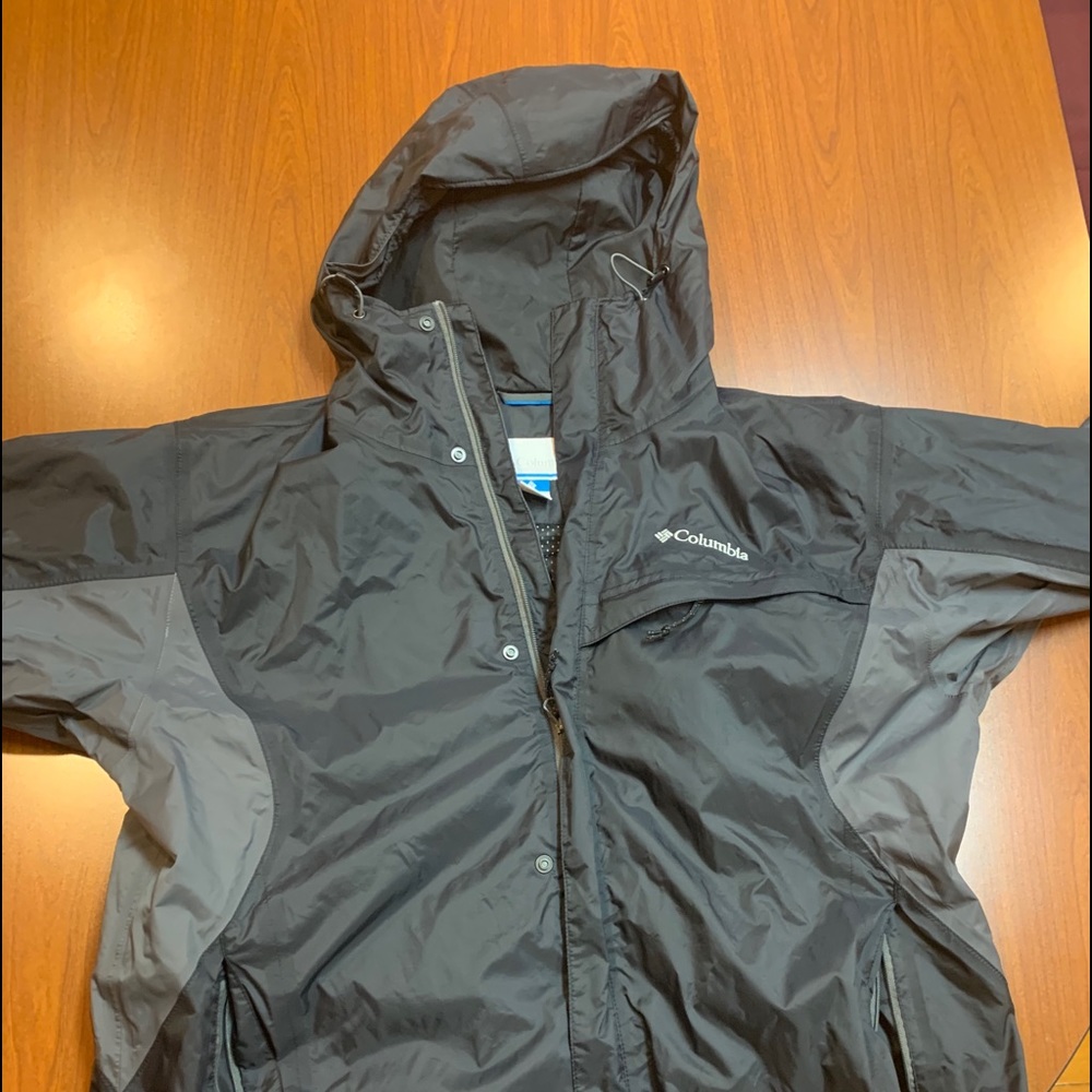 Columbia rain jacket L Large packable